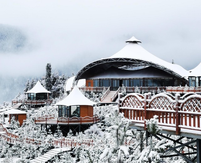 Zhagana Yunjing Yeshe Tent Hotel